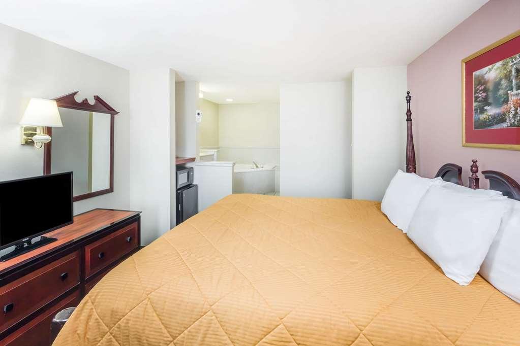 Baymont By Wyndham Biloxi - Ocean Springs Motel Ruang foto